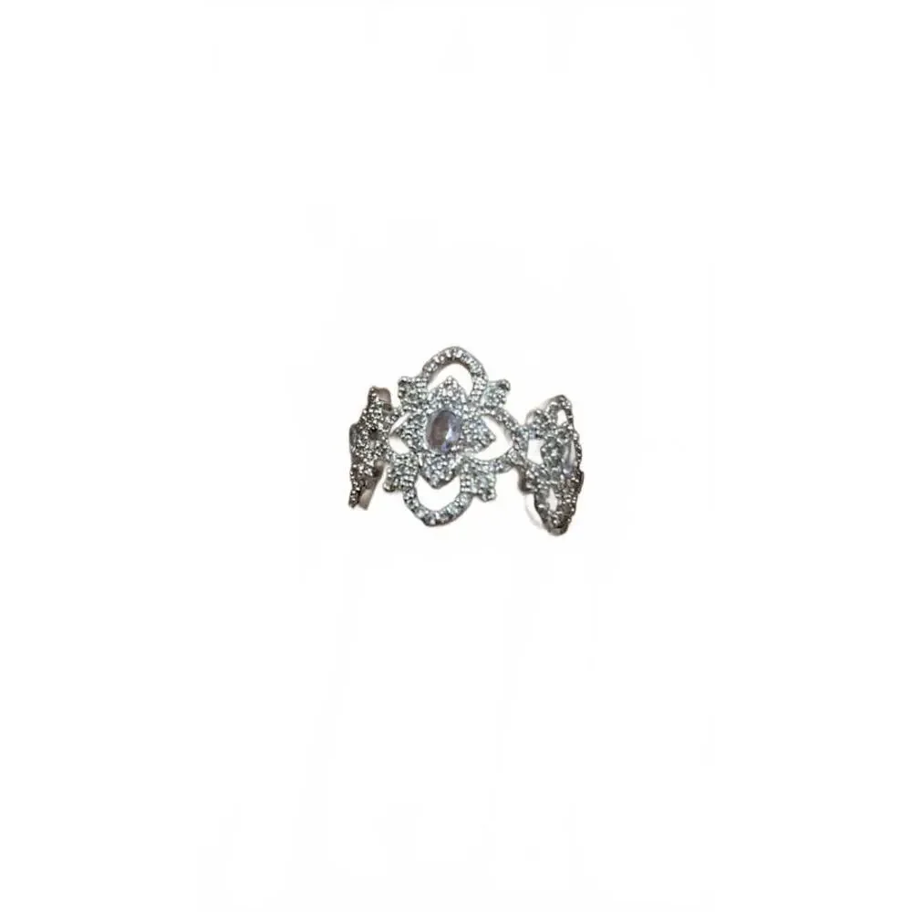 Elegant Vintage Silver Filigree Ring with Sparkling Details Size 7